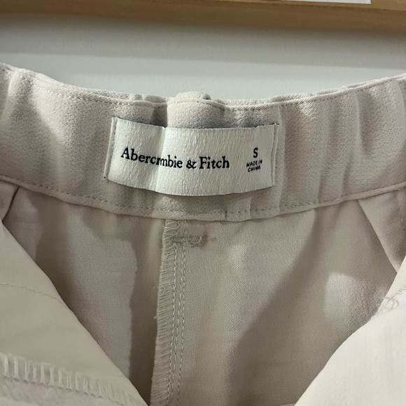 Abercrombie tailored shorts size S - Picture 3 of 3